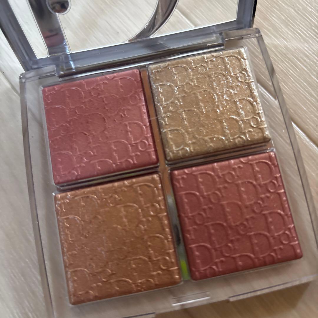 Dior ハイライトパウダー 003 パーリーピーチグロウ　マキシマイザー