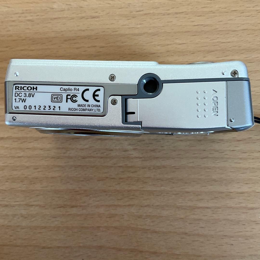 RICOH コンパクトデジタルカメラ 「Caplio R4」 動作確認済美品