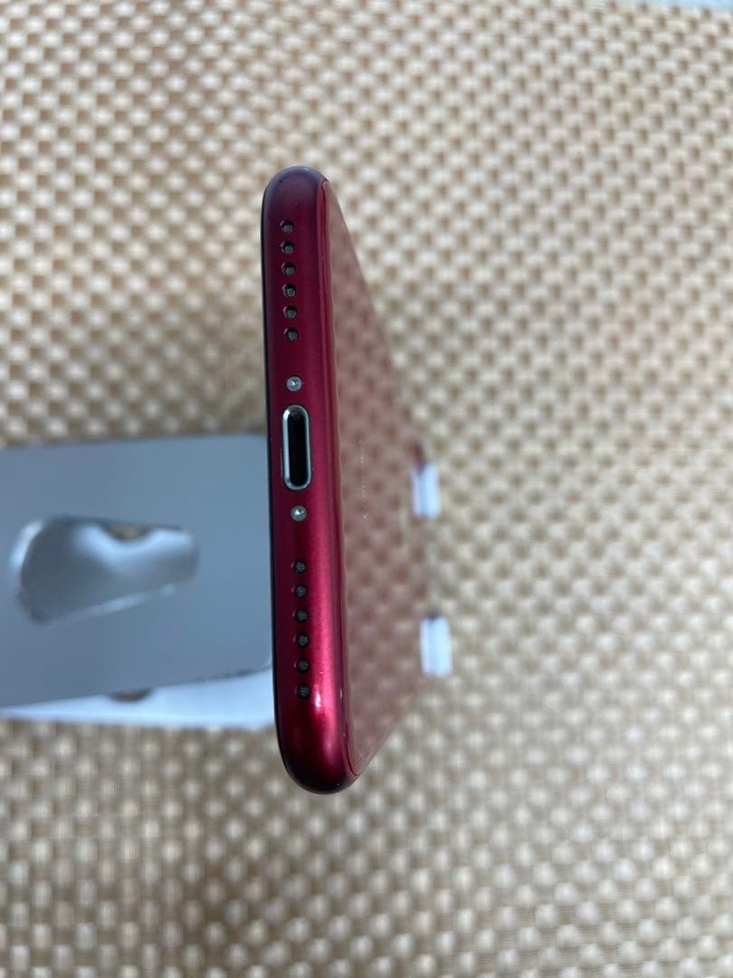 iPhone SE 第3世代 64 GBレッドSIMフリー【9536】