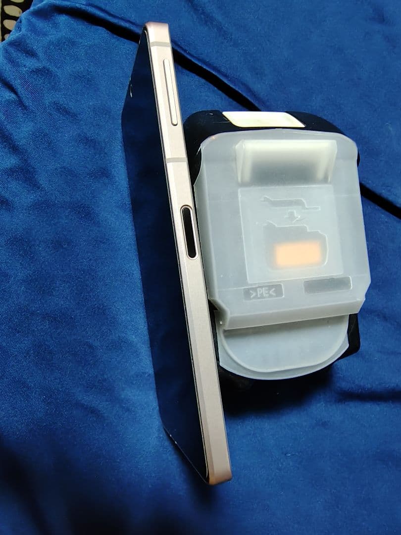 ★美品★　AQUOSsense8 SIMフリー　★ガラスフィルム四枚付けます★