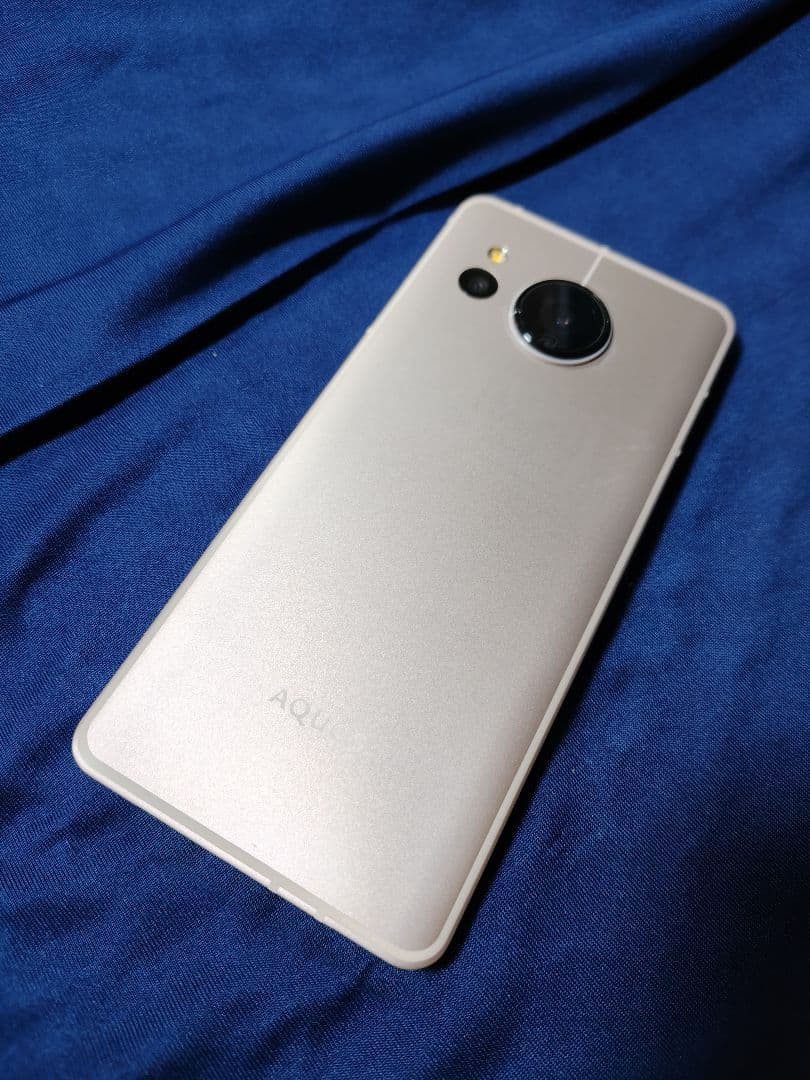 ★美品★　AQUOSsense8 SIMフリー　★ガラスフィルム四枚付けます★