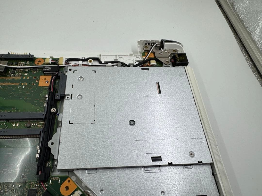 TOSHIBAノートPC★ジャンク★8世代★i7★ストレージ無し★メモリ無し★