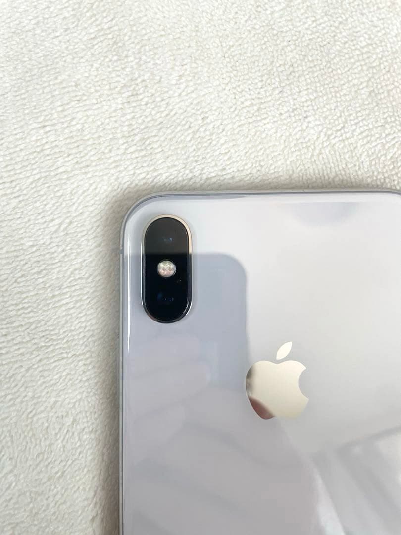 Apple iPhone X シルバー ケース付き