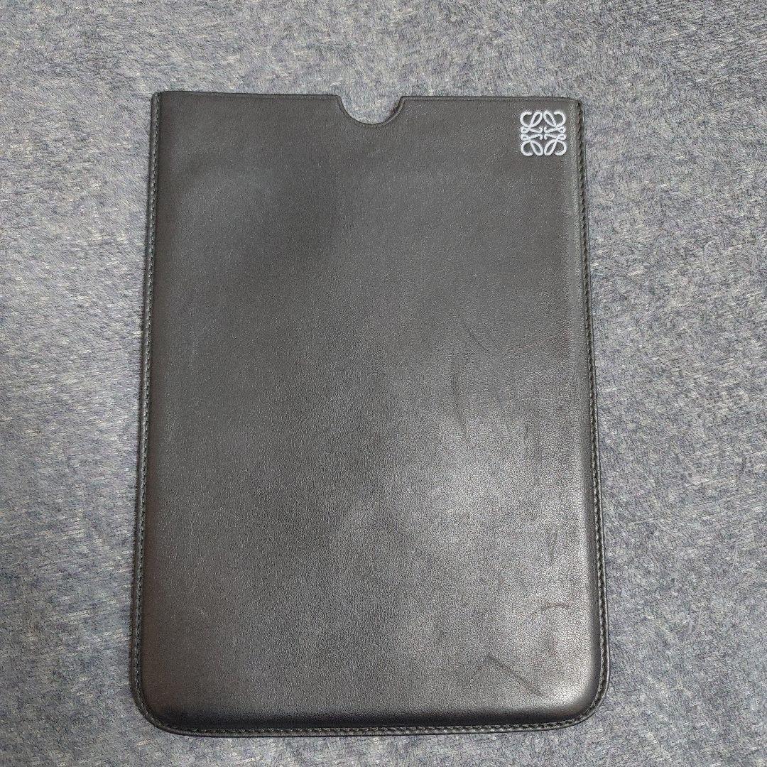 美品　人気ラグジュアリーブランド　ロエベLOEWEレザーiPad Miniケース