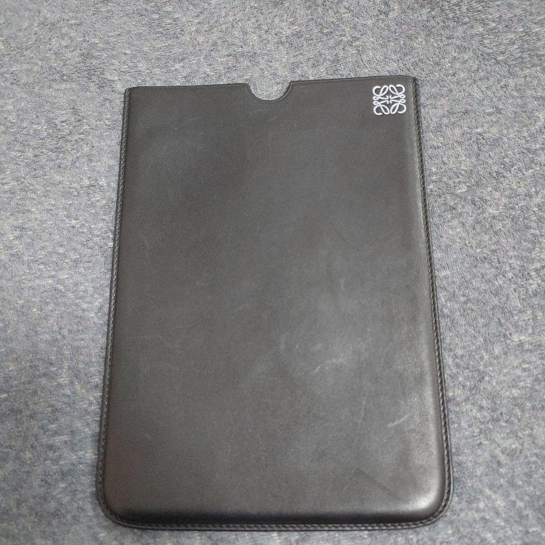 美品　人気ラグジュアリーブランド　ロエベLOEWEレザーiPad Miniケース