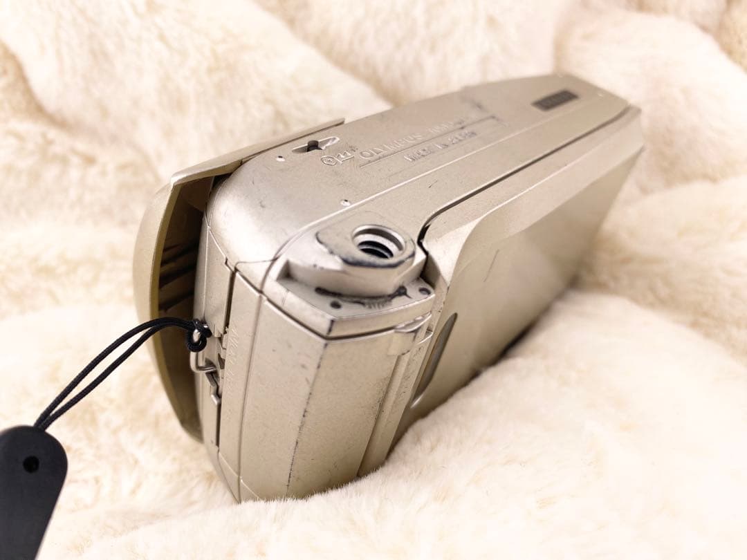 26 OLYMPUS μ ZOOM70 DELUXE フィルムカメラ