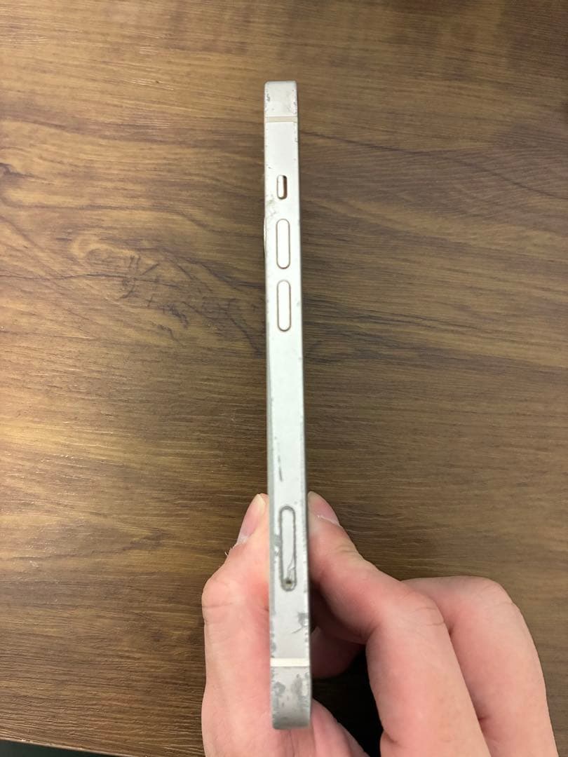 iPhone13 本体　128GB/SIMロック無し/バッテリー最大容量75%