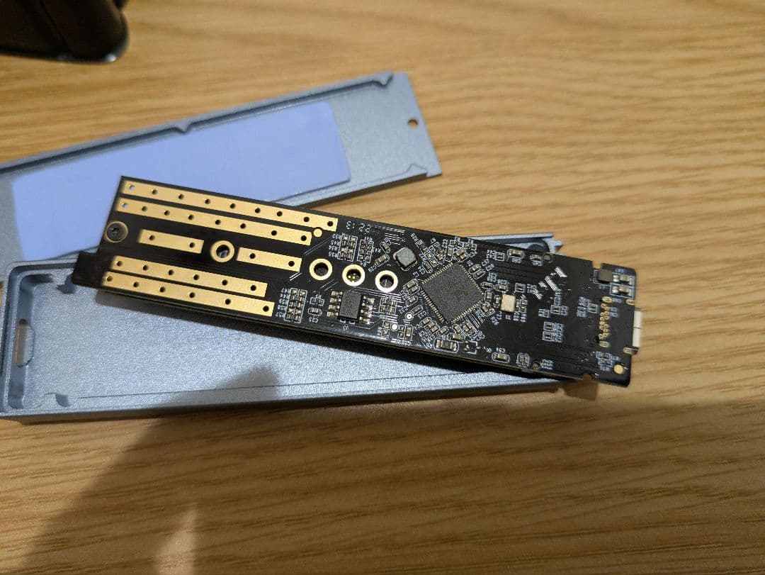 Crucial NVMe CT1000P1SSD8 1TB USBケース付き