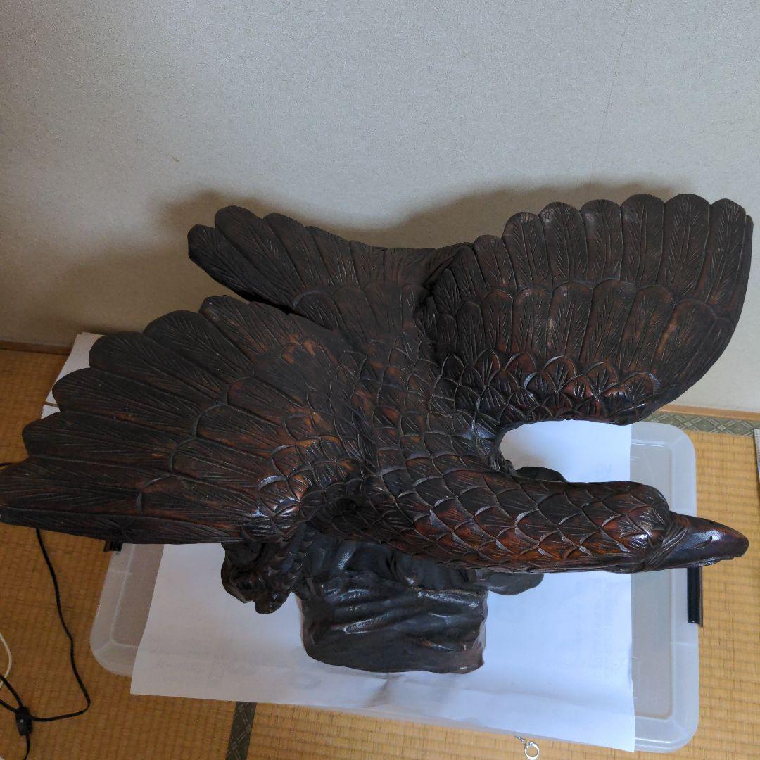 鳥の木彫り（猛禽類の風格と迫力）