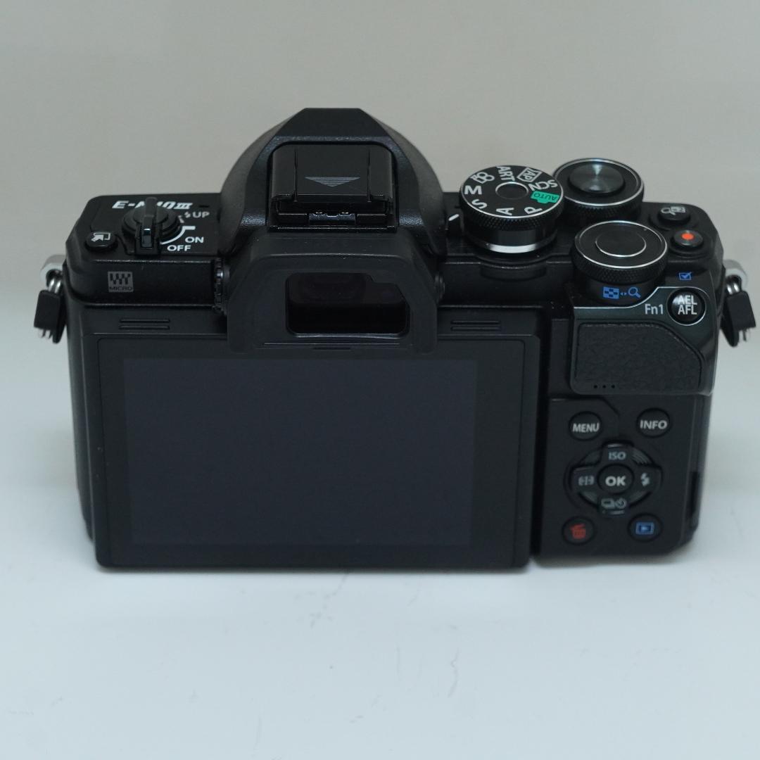 オリンパス OM-D E-M10 MarkⅢ ミラーレスWi-Fi搭載