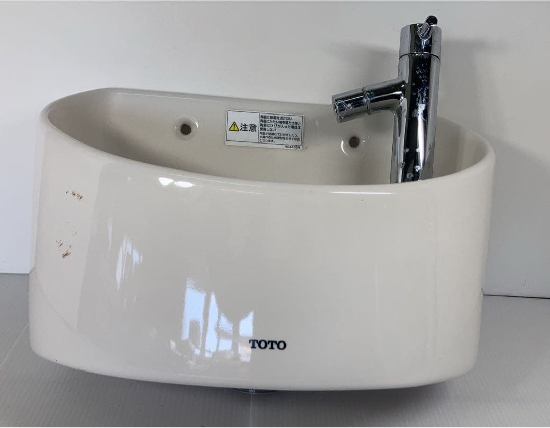 TOTO 壁掛洗面器　L90DR #SC1 パステルアイボリー　中古　傷あり