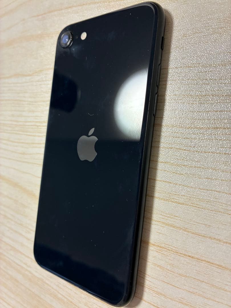 iPhone SE第三世代　ケース付き