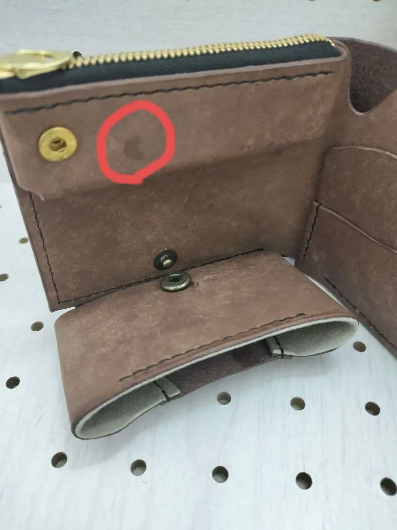 【一部汚れあり：在庫処分】二つ折り財布　ハンドメイド　本革 レザークラフト