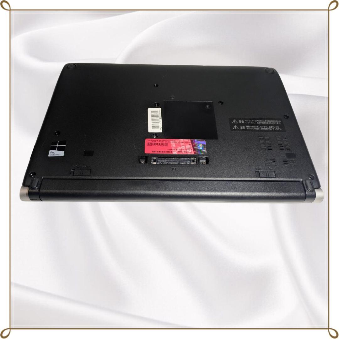 TOSHIBA dynabook R73/W Core i5　SSD 256GB