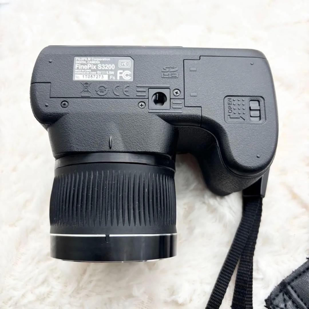 FUJIFILM FinePix S3200 デジタルカメラ 動作良好