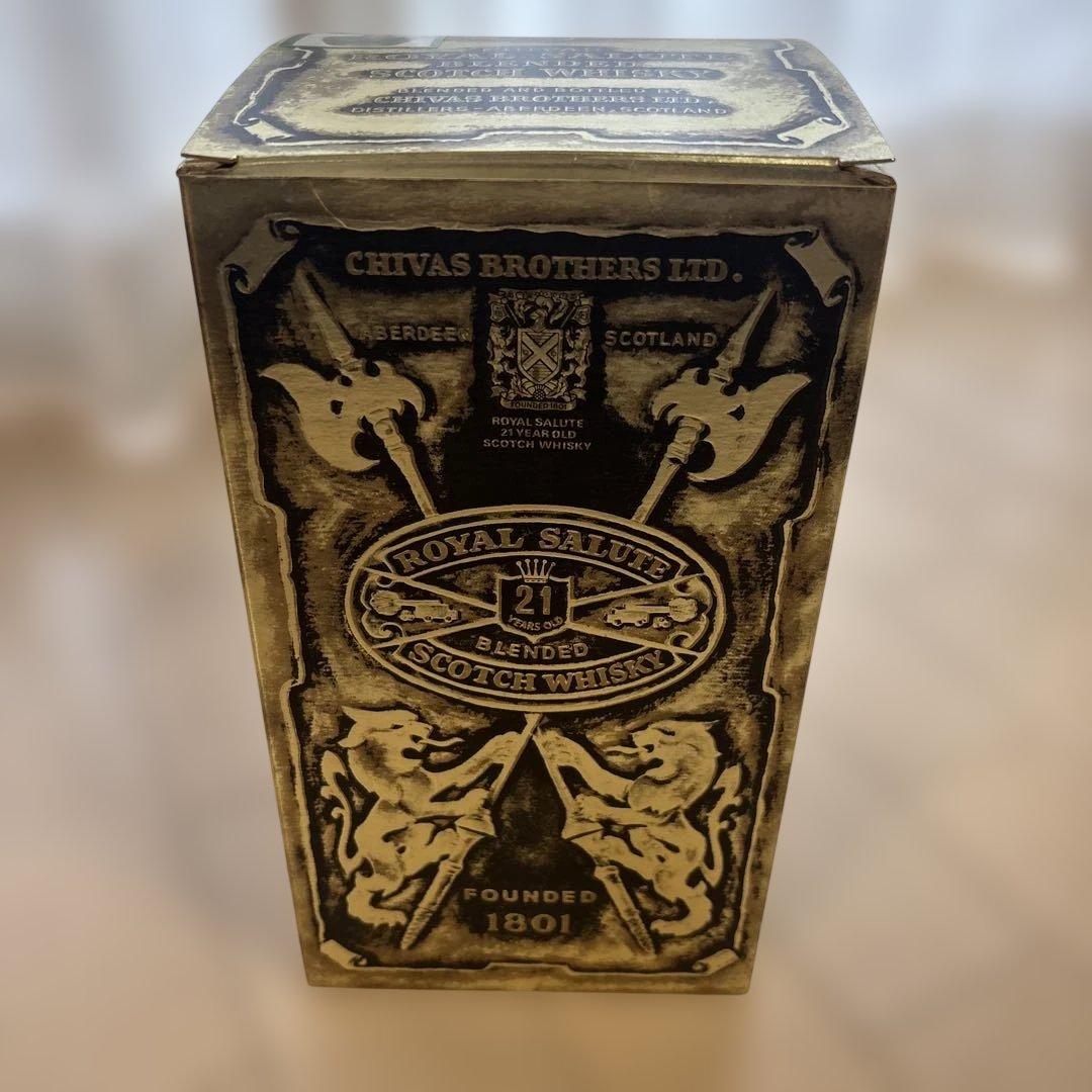 ロイヤルサルート 21年 緑陶器ボトル 700ml 40％ 