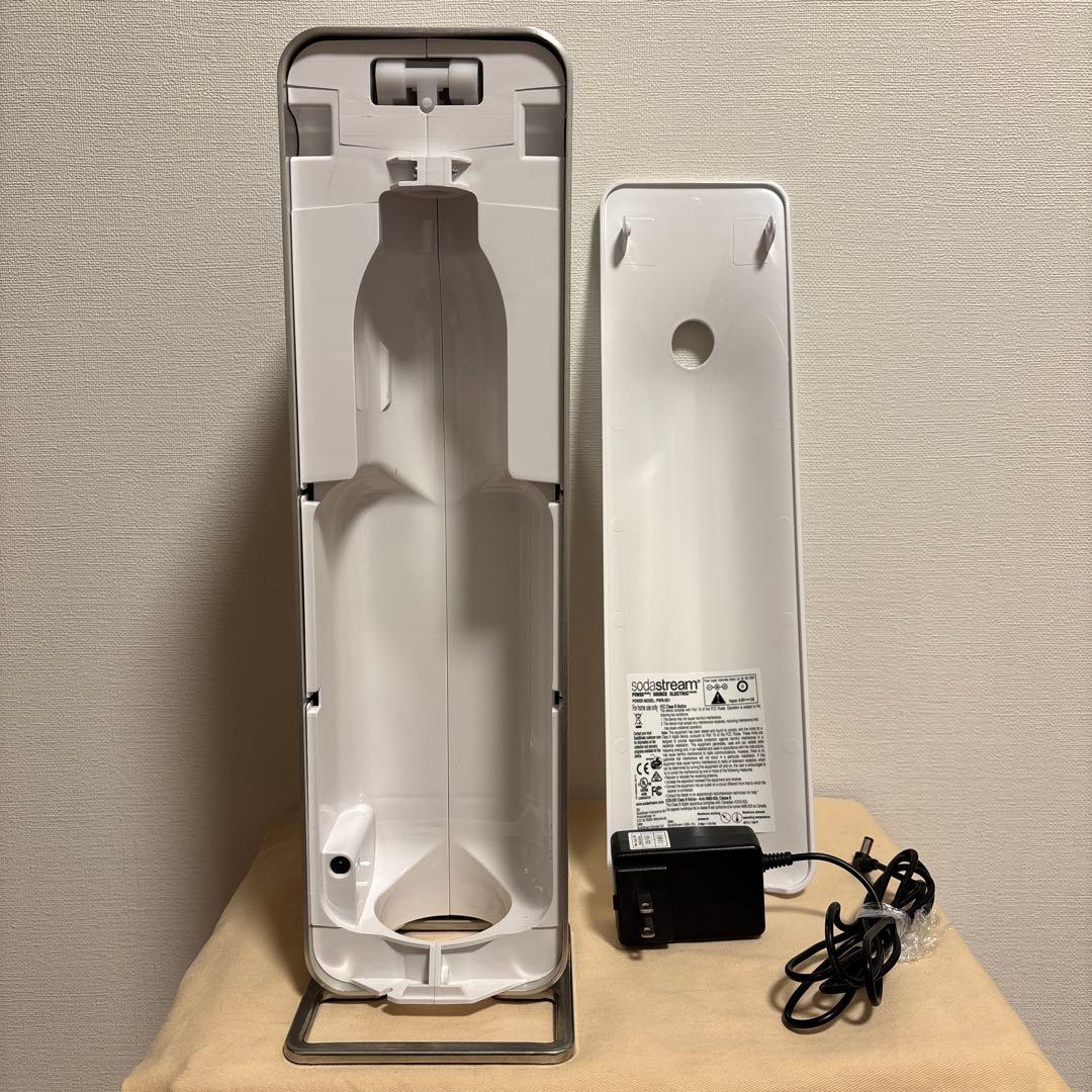 炭酸水メーカー ホワイト 縦型デザイン.美品