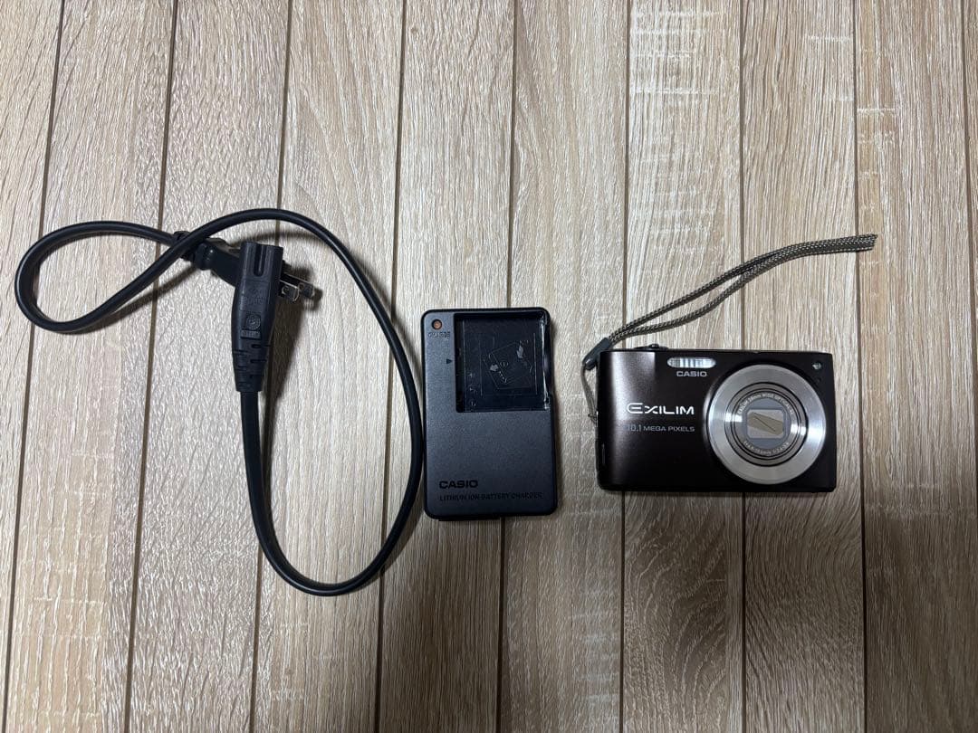 CASIO EXILIM 10.1メガピクセル