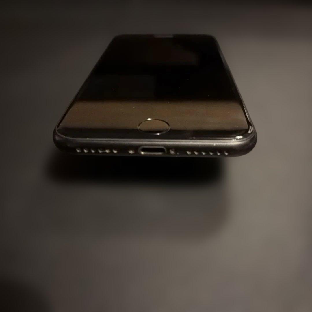 Apple iPhone SE(第二世代) ブラック 64GB simフリー