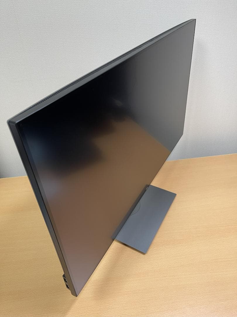 Dell U3219Q 31.5インチ4Kディスプレイ
