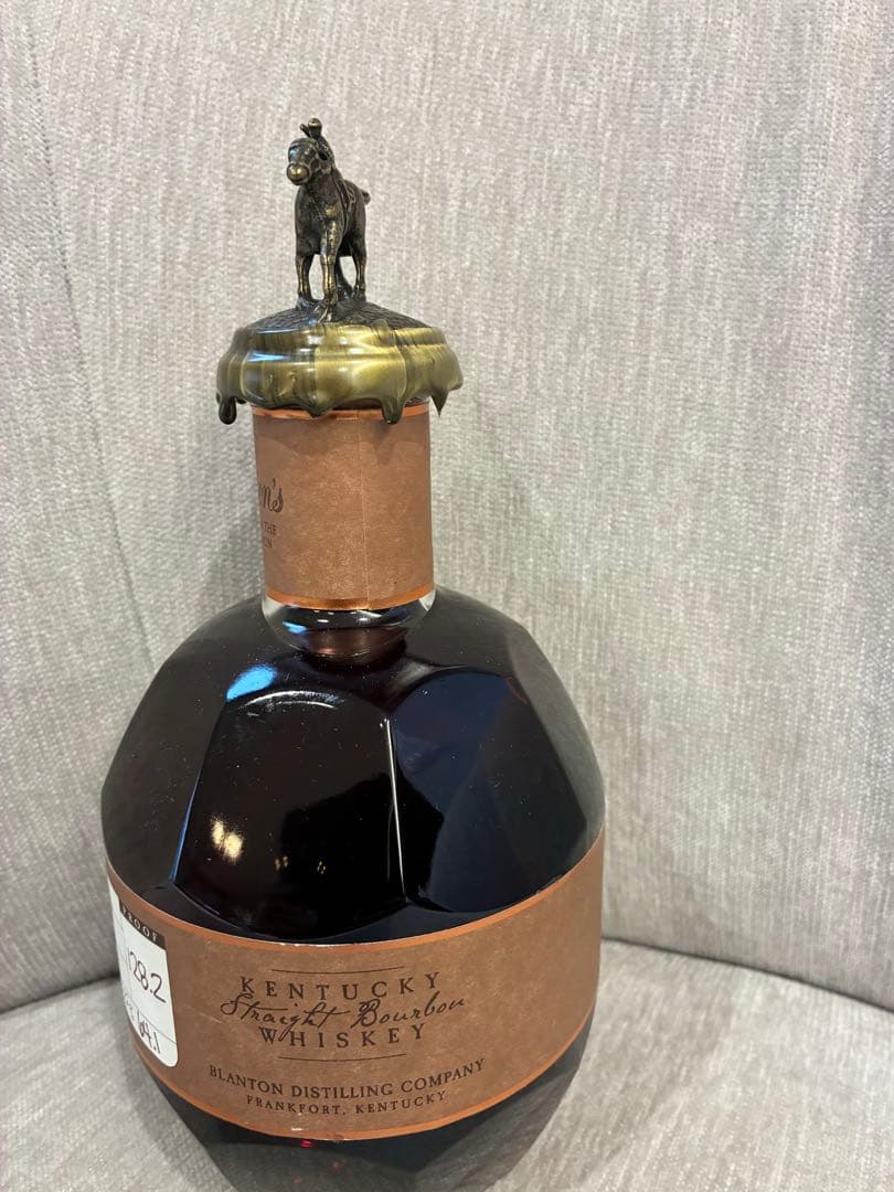 未開封Blanton'sウイスキー47 樽番号128.2 700ml 64.1%