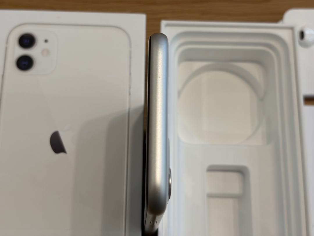 Apple iPhone 11 ホワイト 128GB SIMフリー