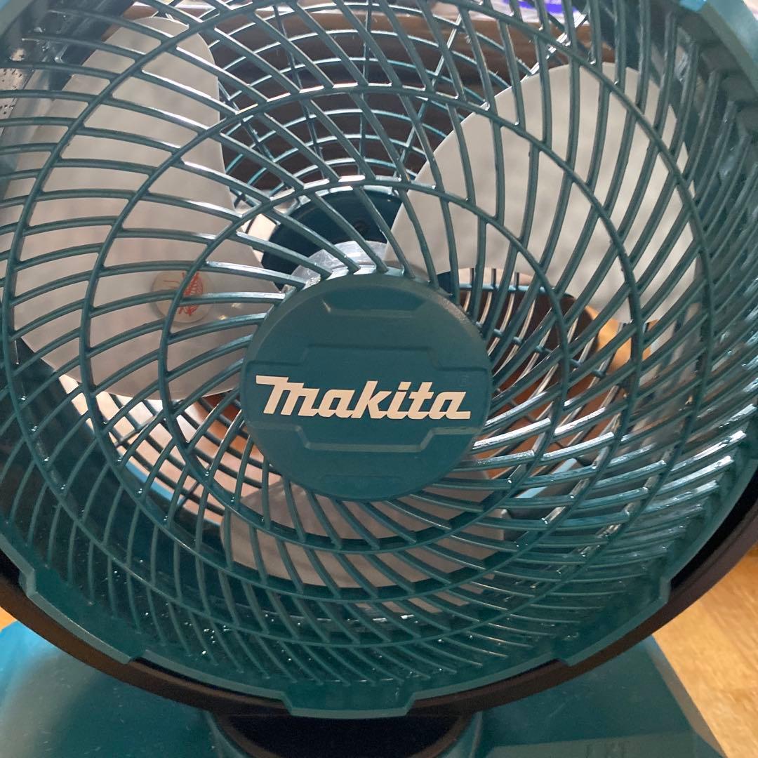 マキタ　充電式ファン　CF203D