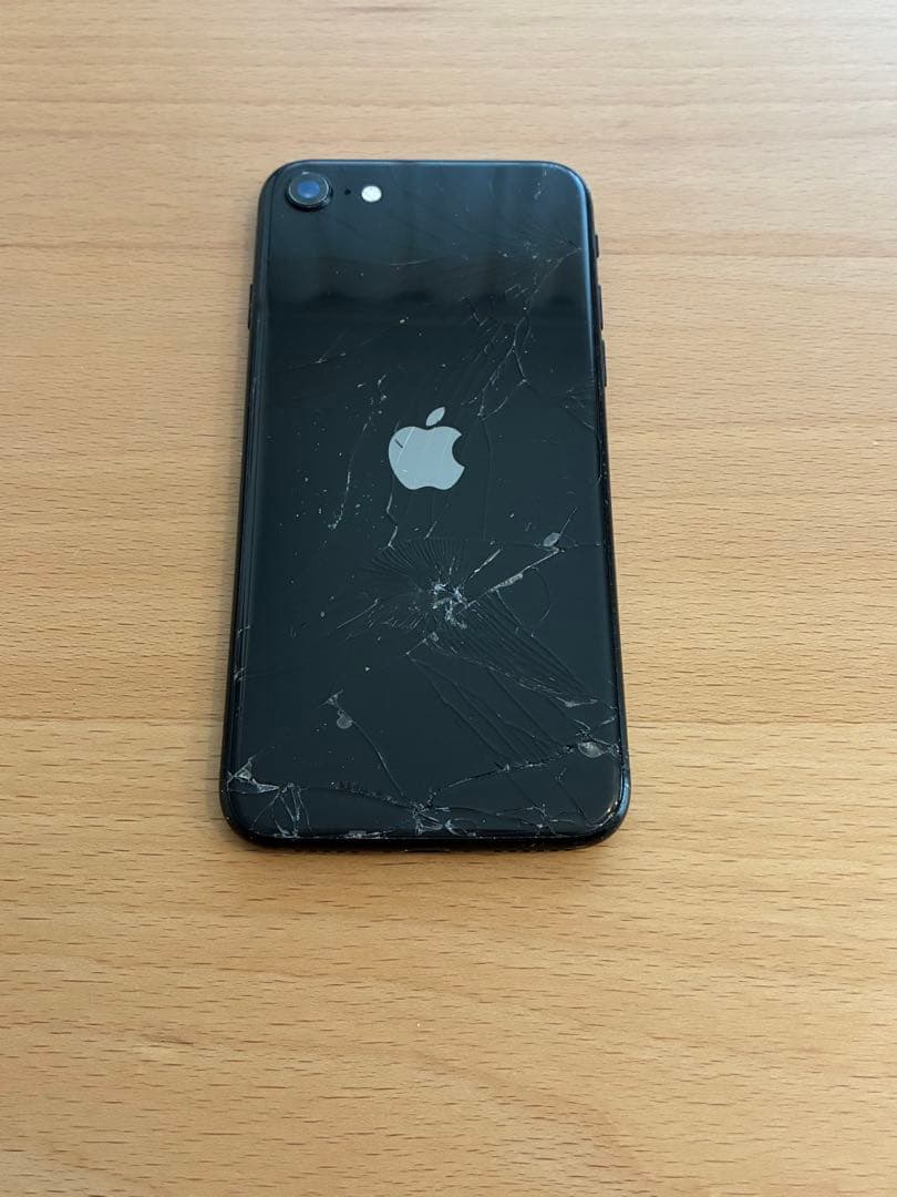 iPhone SE2 64GB 背面ヒビ割れ