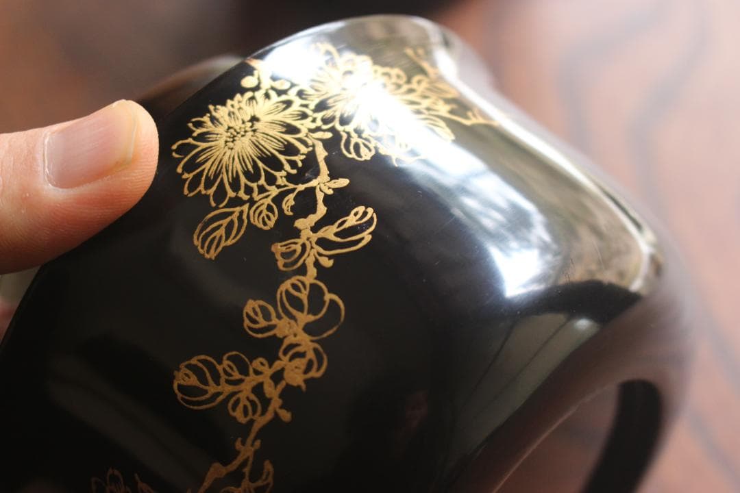 時代逸品！端正な時代黒漆に極上菊蒔絵の映える大椀2点（検懐石道具蒔絵椀茶道具