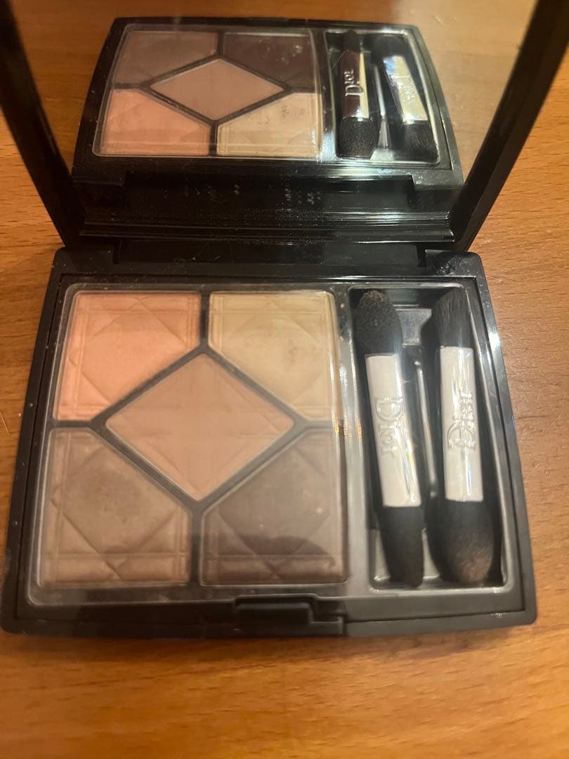 Dior アイシャドウパレット 647 Undress
