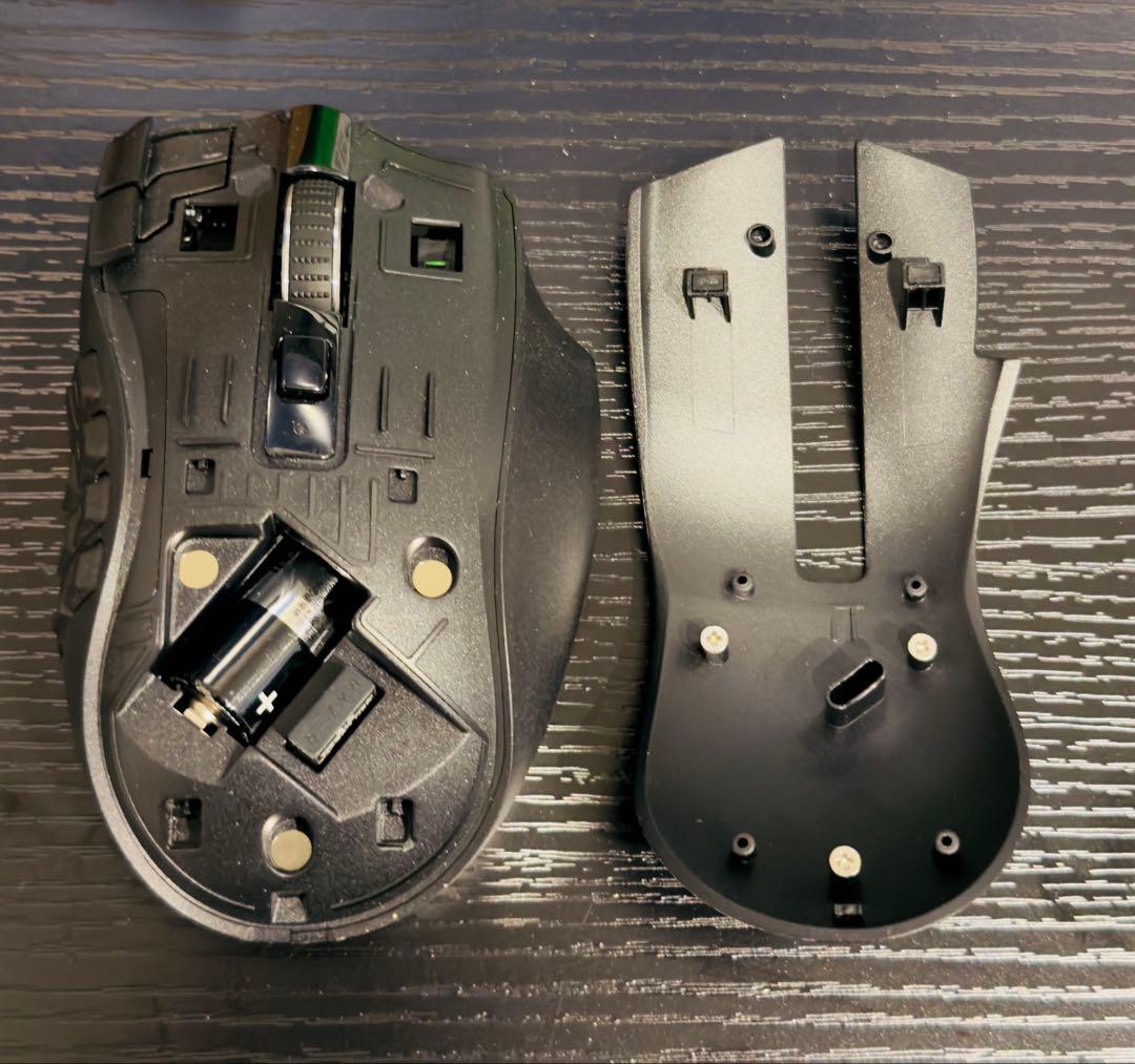 Razer Naga V2 Hyperspeed ワイヤレスゲーミングマウス