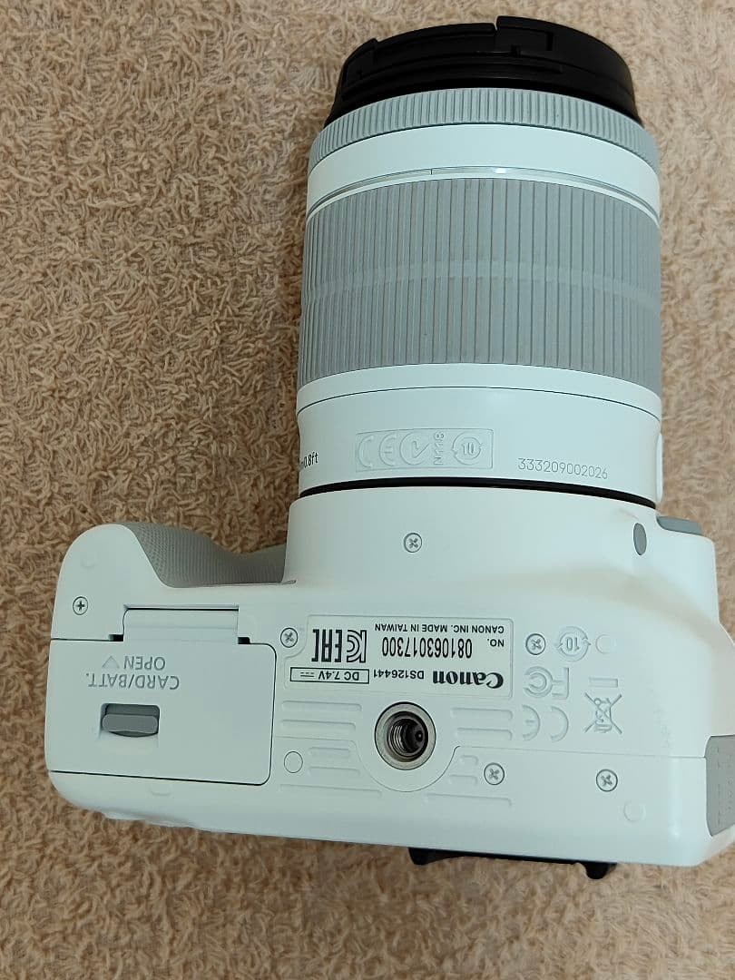 Canon eos kissX7ホワイト　綺麗　標準レンズ1本付き！