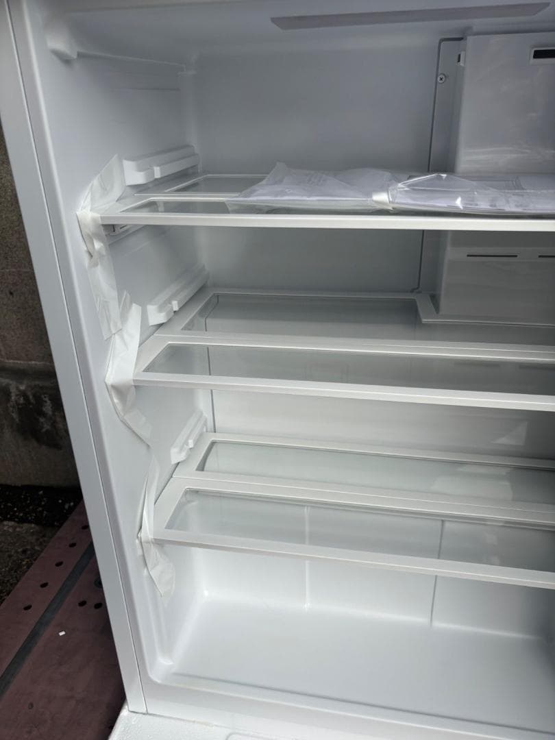 未使用品 アイリスオーヤマ IRSN-7A-W 冷蔵庫 右開き 66L