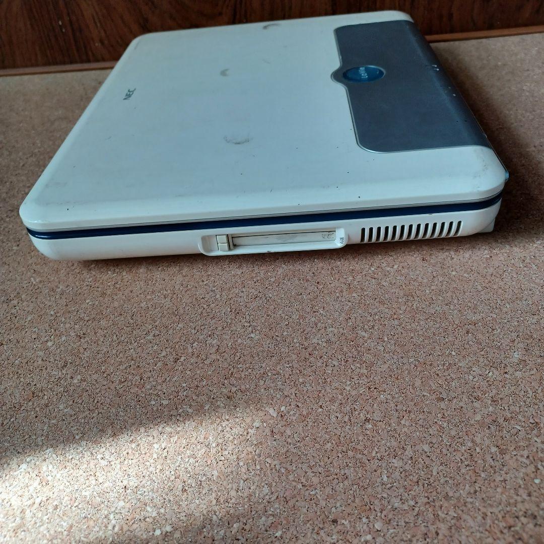 【ジャンク品】　NEC　パーソナルコンピューター　ノートパソコン？　クリアブルー