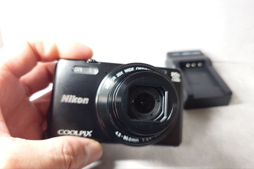 【美品】Nikon COOLPIX S7000 ブラック