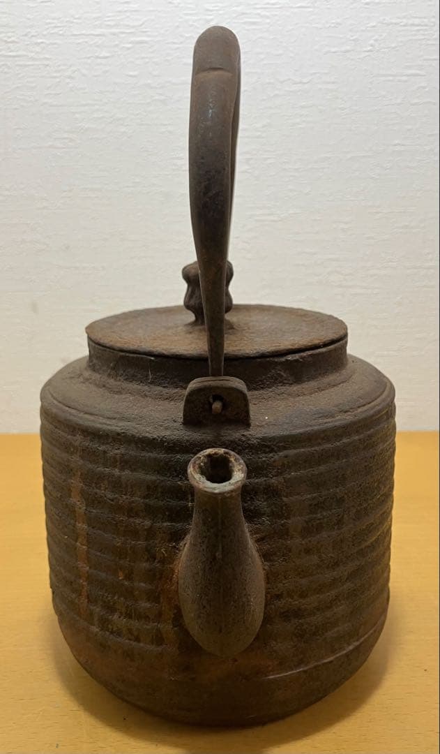 ④【ジャンク品】南部鉄器 鉄瓶 穴あき 骨董品 インテリア アンティーク
