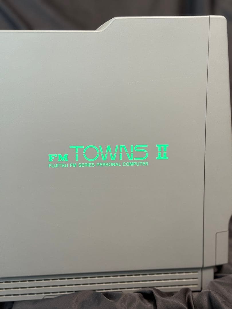富士通 FUJITSU FM TOWNS II UX20 付属品付 ジャンク