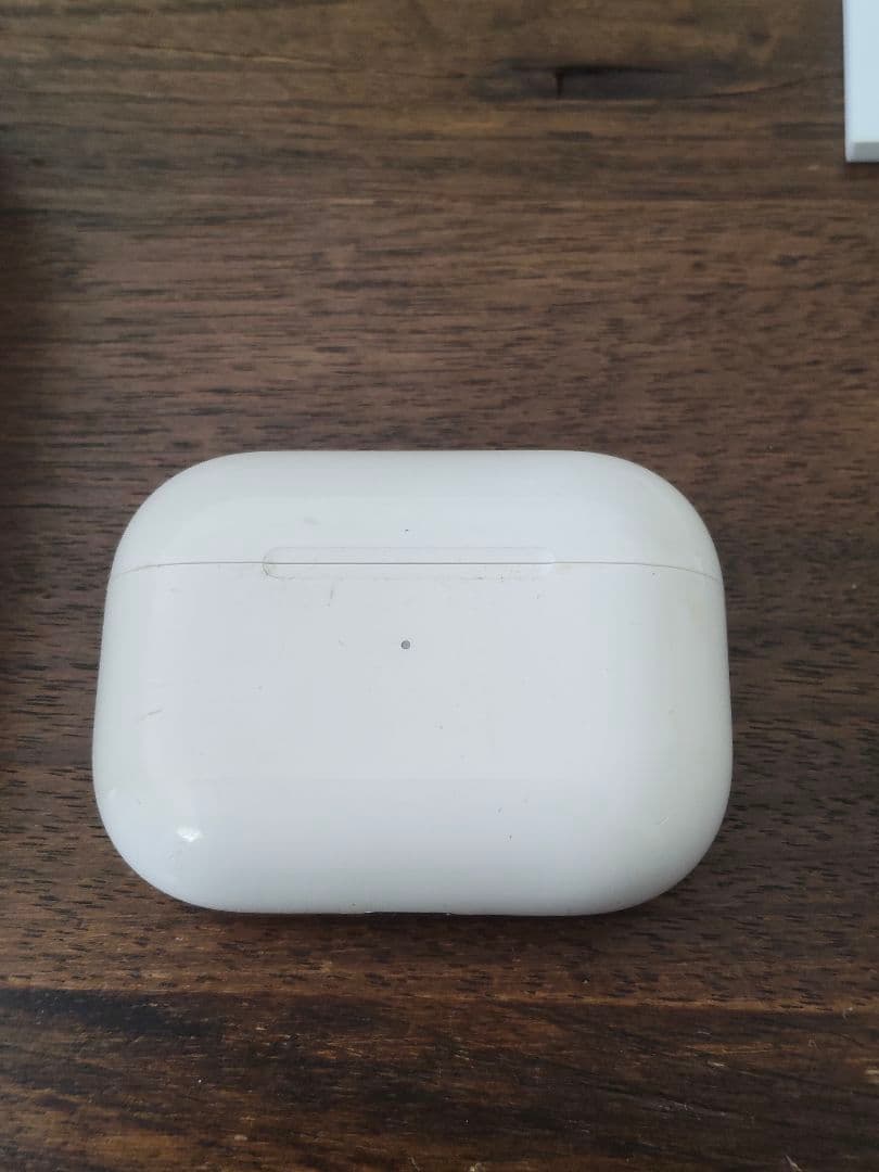 セール中‼️【AirPods Pro第一世代】本体ワイヤレス充電ケース付き