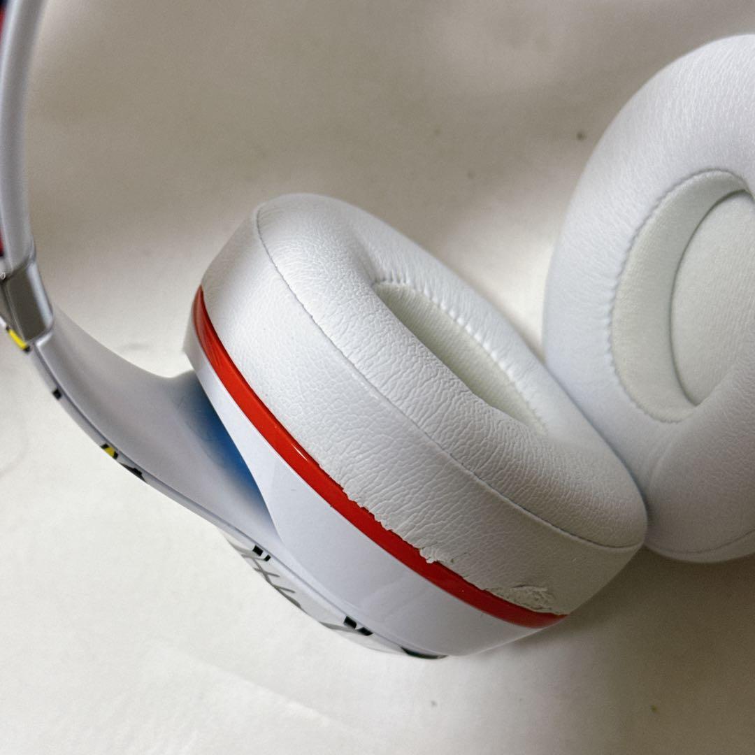 限定品 Beats Solo2 ワイヤレスヘッドホン ハローキティコラボモデル