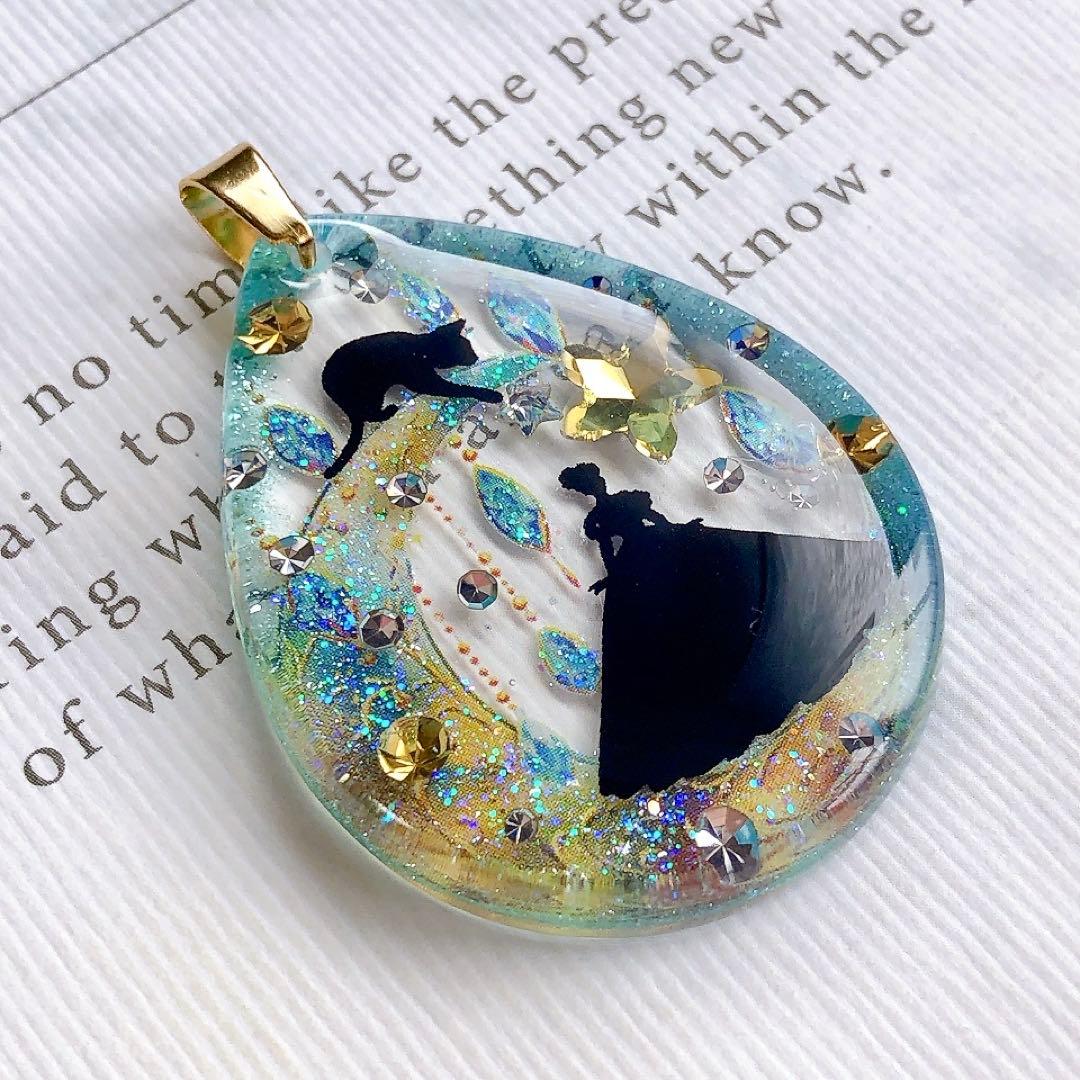同梱値引100円❤️No.2481 レジン ペンダントトップ 猫 ネコ ねこ ♡