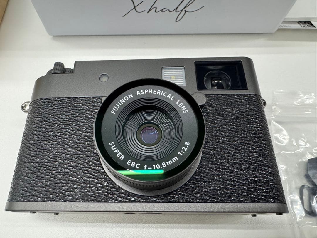 FUJIFILM X-HF1　チャコールシルバー