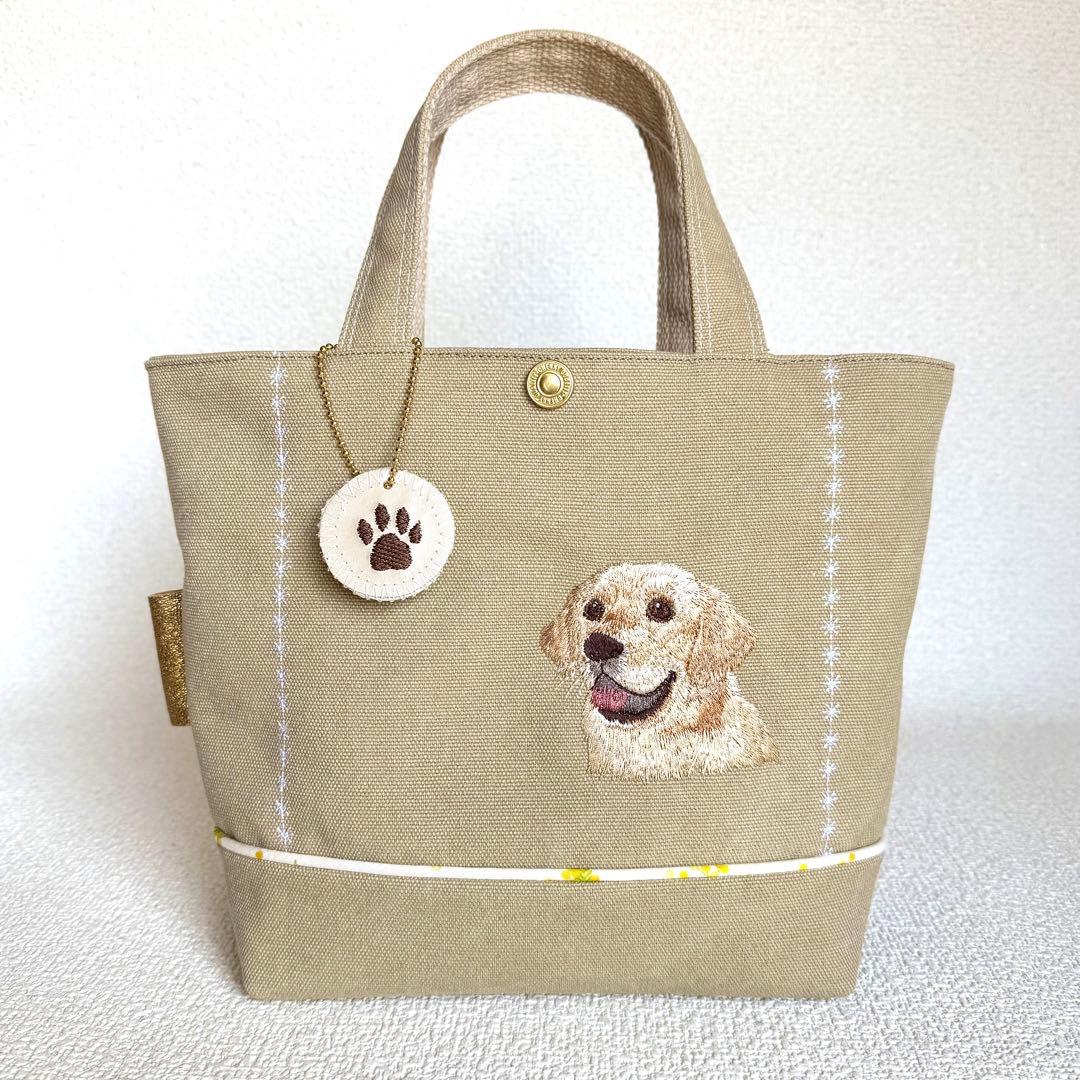 【ハンドメイド】ゴールデンレトリバー刺繍帆布トートバッグ（ミモザ）革チャーム付き