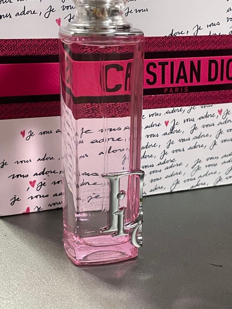ディオールアディクト　ロージーグロウ　オードゥパルファン　50mL ショッパー有