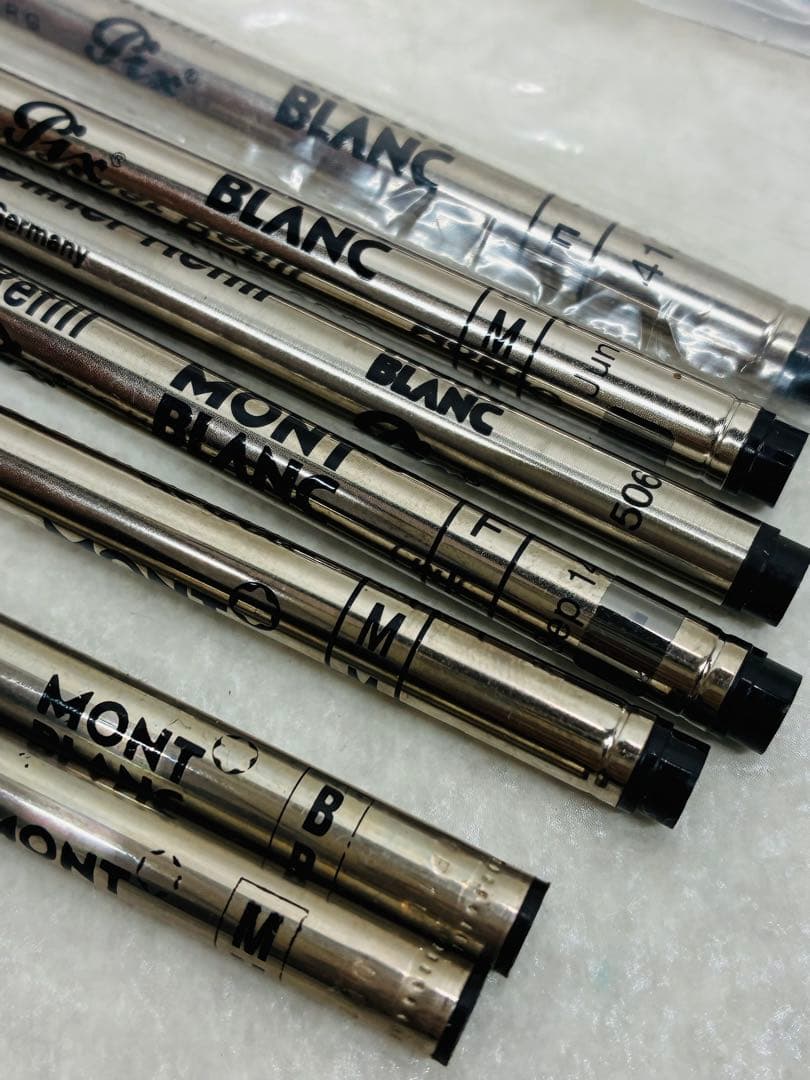 Z04）モンブラン Montblanc ボールペン 黒 レフィル 替芯 9本