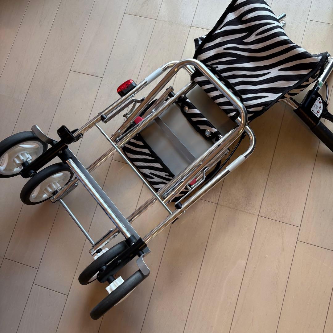 美品　ケアマックスコーポレーション シルバーカー アソシエ 折り畳み式