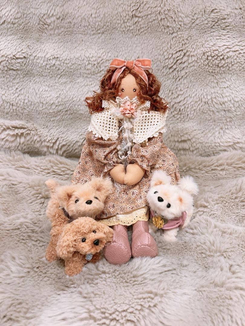 愛犬といつも一緒のサリーちゃん　アートドール　ハンドメイド作品　ぬいぐるみ　人形