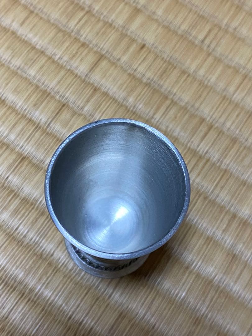 メタル製 ショットグラス 3個セット 金属 彫刻入り コップ シルバー 銀 器