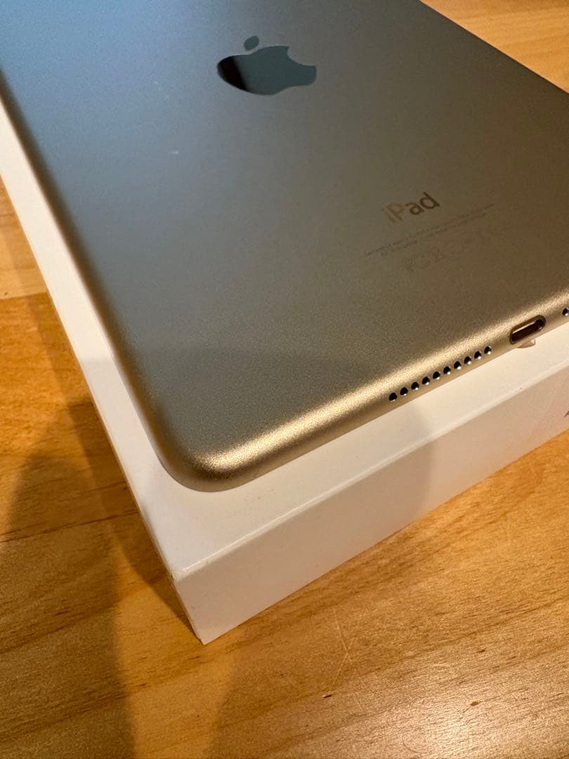 iPad mini 4 Wi-Fiモデル 128GB ゴールド