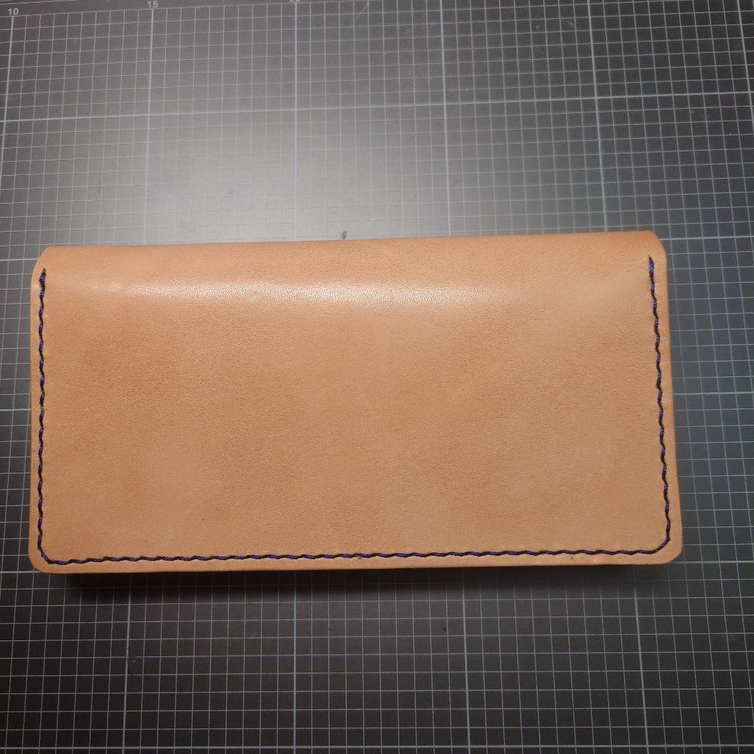 栃木レザーで作成したトラッカーウォレット　ヌメ革/藍色糸