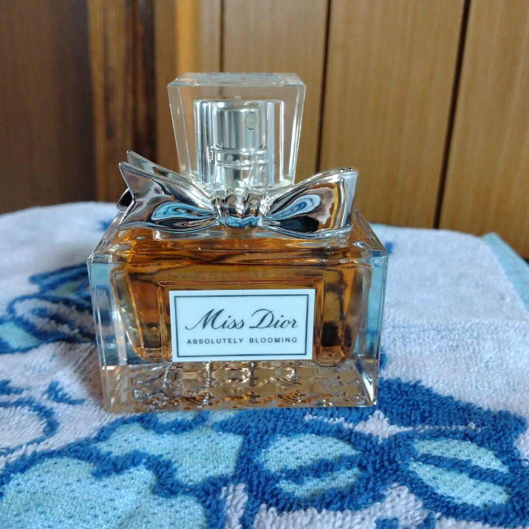Miss Dior Absolutely Blooming オードパルファム